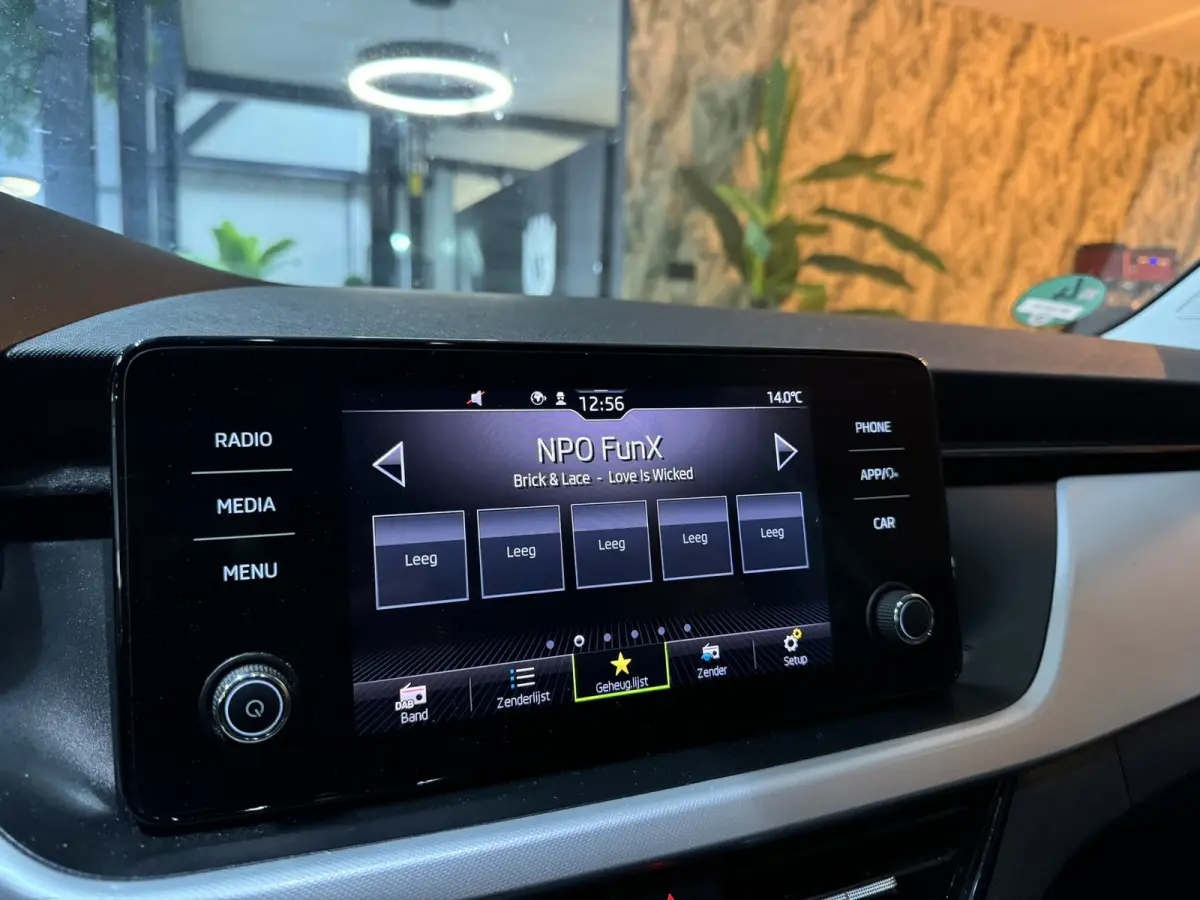 1.0 TSI Style Garantie|Automaat|Keyless|CarPlay|StoelVW|Lane Assist|Xenon|Rijklaar