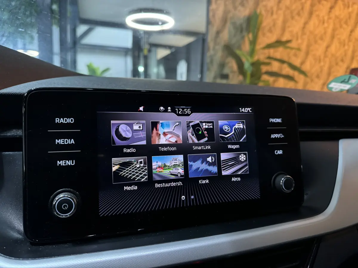 1.0 TSI Style Garantie|Automaat|Keyless|CarPlay|StoelVW|Lane Assist|Xenon|Rijklaar