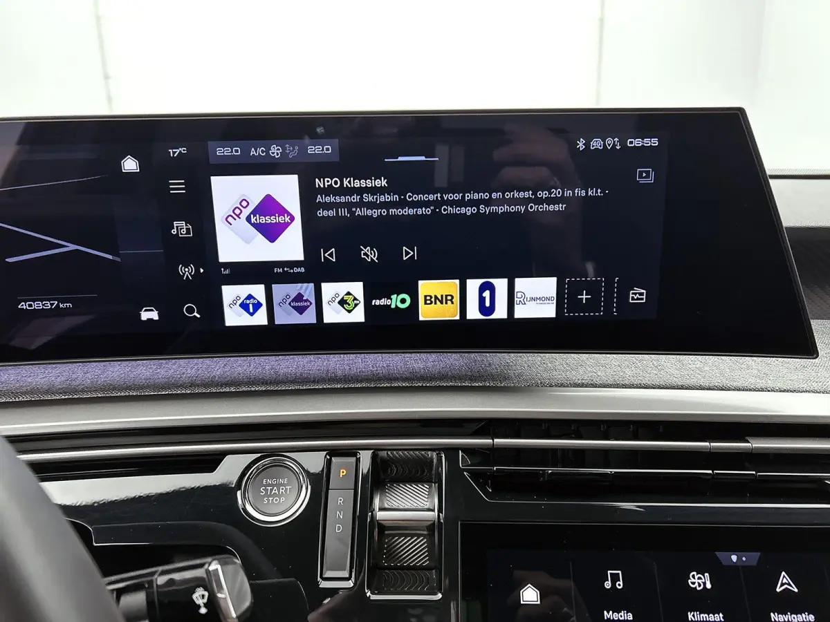 SUV Allure Avantage 73 kWh 210pk | Accu 95% | 526km WLTP Actieradius | Navigatie | 360° Camera | Stuurverwarming | Adaptieve Cruise Control | Climate Control | Parkeersensoren v+a | Dodehoe