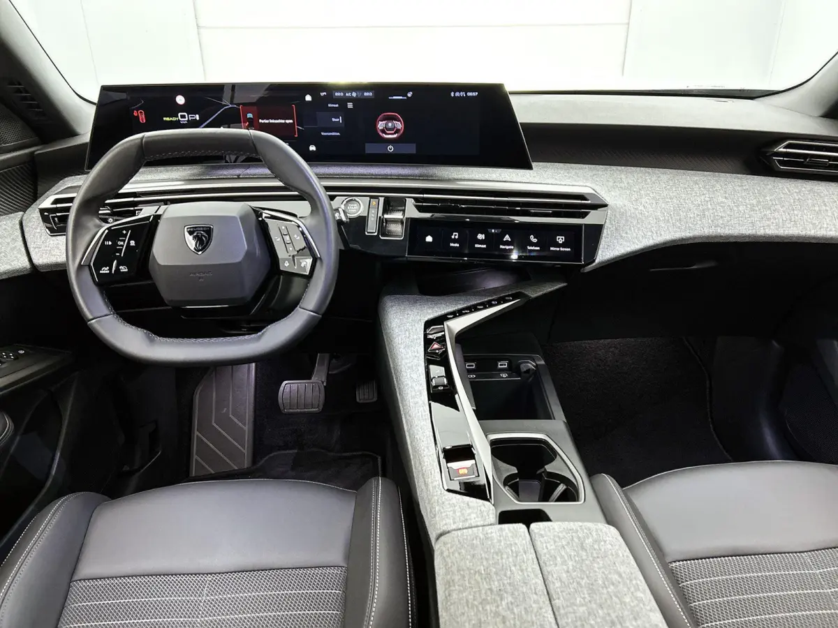 SUV Allure Avantage 73 kWh 210pk | Accu 95% | 526km WLTP Actieradius | Navigatie | 360° Camera | Stuurverwarming | Adaptieve Cruise Control | Climate Control | Parkeersensoren v+a | Dodehoe