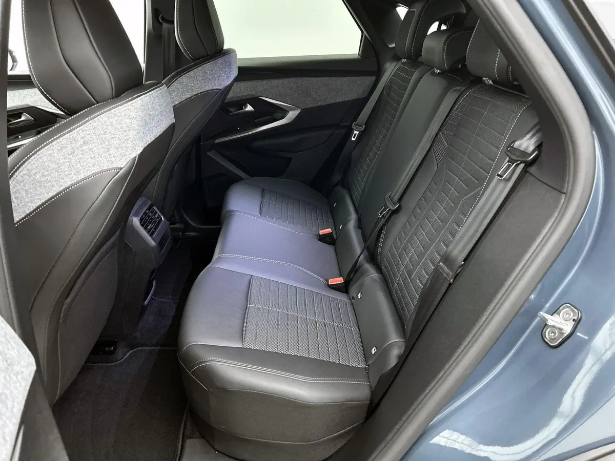 SUV Allure Avantage 73 kWh 210pk | Accu 95% | 526km WLTP Actieradius | Navigatie | 360° Camera | Stuurverwarming | Adaptieve Cruise Control | Climate Control | Parkeersensoren v+a | Dodehoe