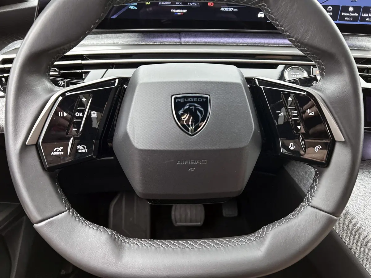 SUV Allure Avantage 73 kWh 210pk | Accu 95% | 526km WLTP Actieradius | Navigatie | 360° Camera | Stuurverwarming | Adaptieve Cruise Control | Climate Control | Parkeersensoren v+a | Dodehoe