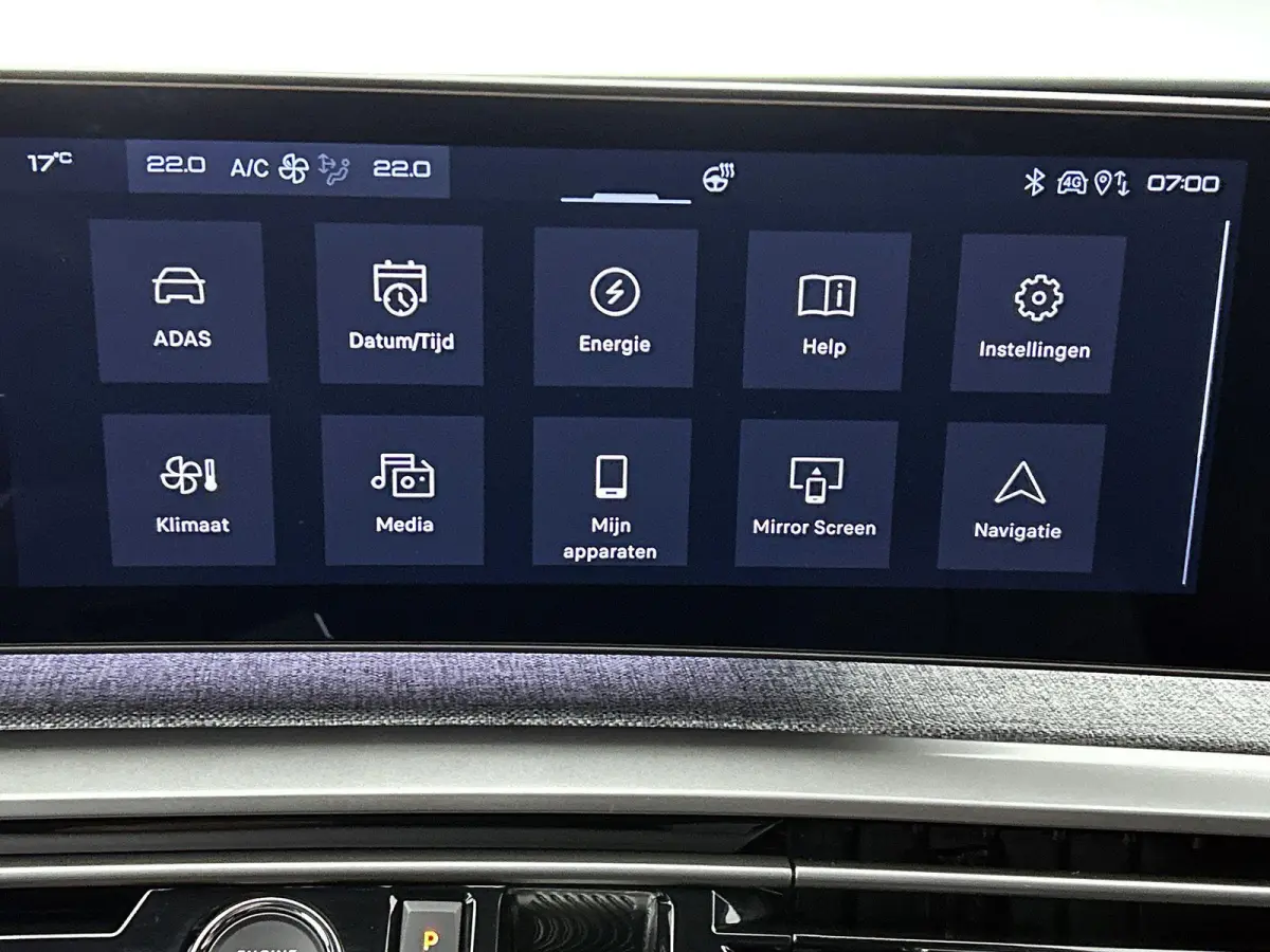 SUV Allure Avantage 73 kWh 210pk | Accu 95% | 526km WLTP Actieradius | Navigatie | 360° Camera | Stuurverwarming | Adaptieve Cruise Control | Climate Control | Parkeersensoren v+a | Dodehoe