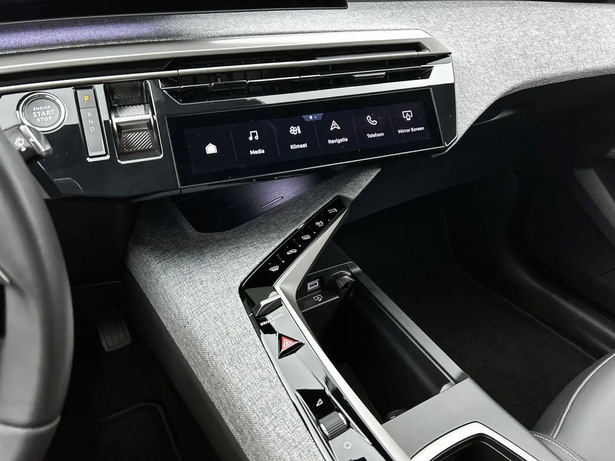 SUV Allure Avantage 73 kWh 210pk | Accu 95% | 526km WLTP Actieradius | Navigatie | 360° Camera | Stuurverwarming | Adaptieve Cruise Control | Climate Control | Parkeersensoren v+a | Dodehoe