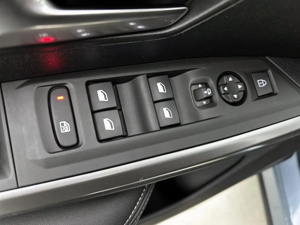 SUV Allure Avantage 73 kWh 210pk | Accu 95% | 526km WLTP Actieradius | Navigatie | 360° Camera | Stuurverwarming | Adaptieve Cruise Control | Climate Control | Parkeersensoren v+a | Dodehoe