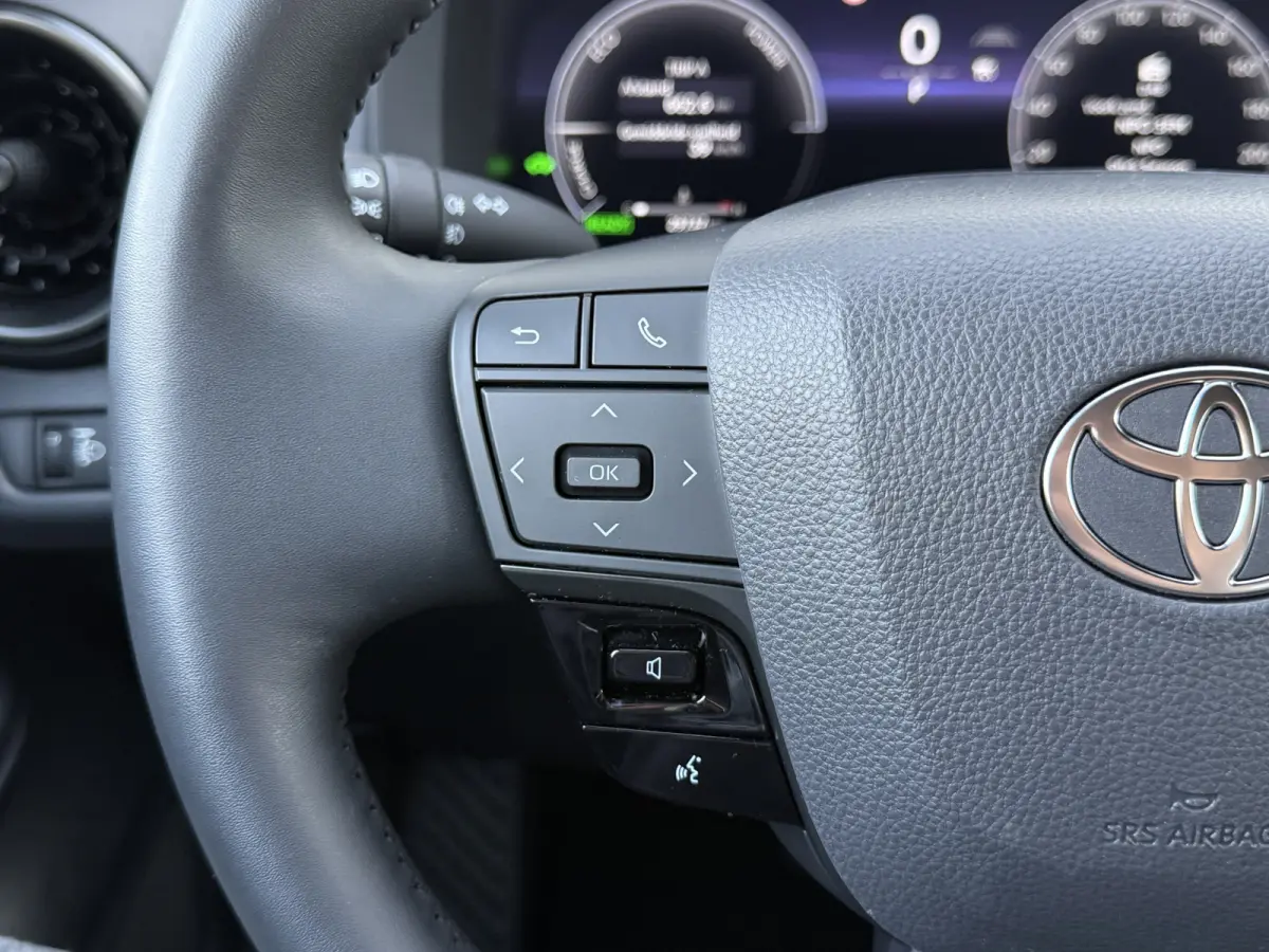 1.8 Hybrid 140 First Edition | ACC | CarPlay | Elek. Achterklep | Camera | 18 inch