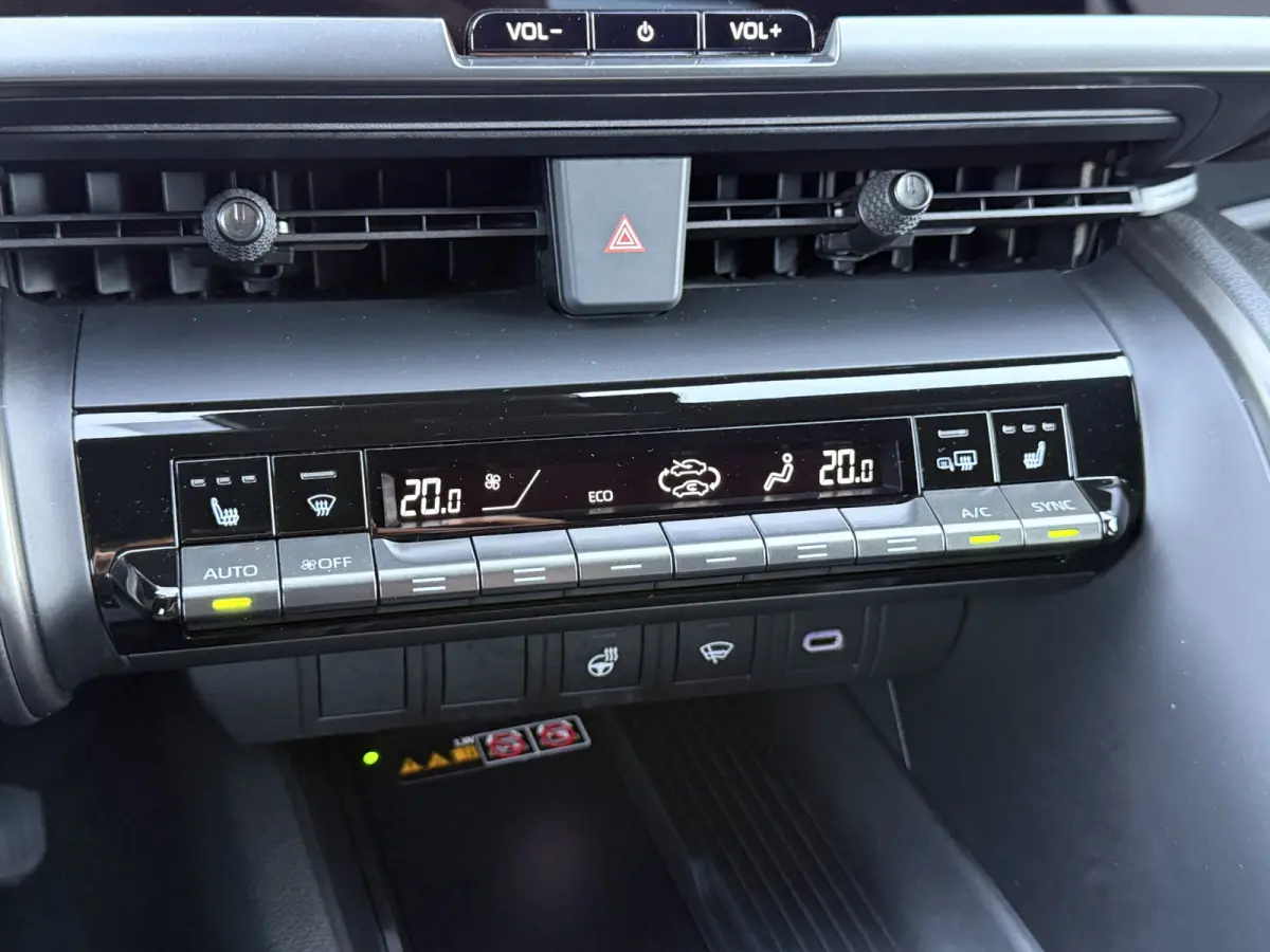 1.8 Hybrid 140 First Edition | ACC | CarPlay | Elek. Achterklep | Camera | 18 inch