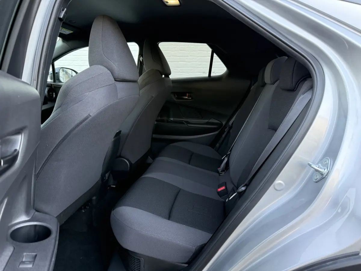 1.8 Hybrid 140 First Edition | ACC | CarPlay | Elek. Achterklep | Camera | 18 inch