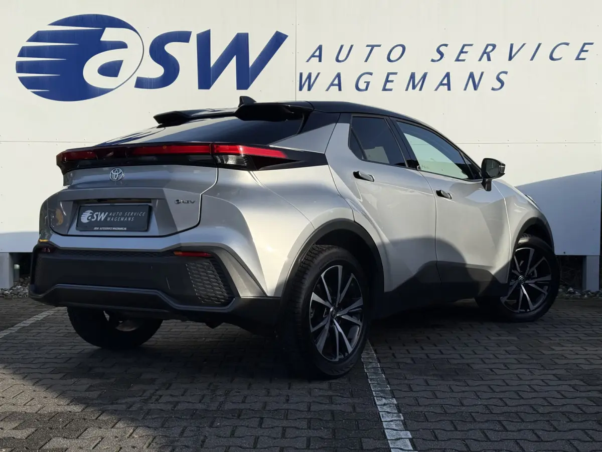 1.8 Hybrid 140 First Edition | ACC | CarPlay | Elek. Achterklep | Camera | 18 inch
