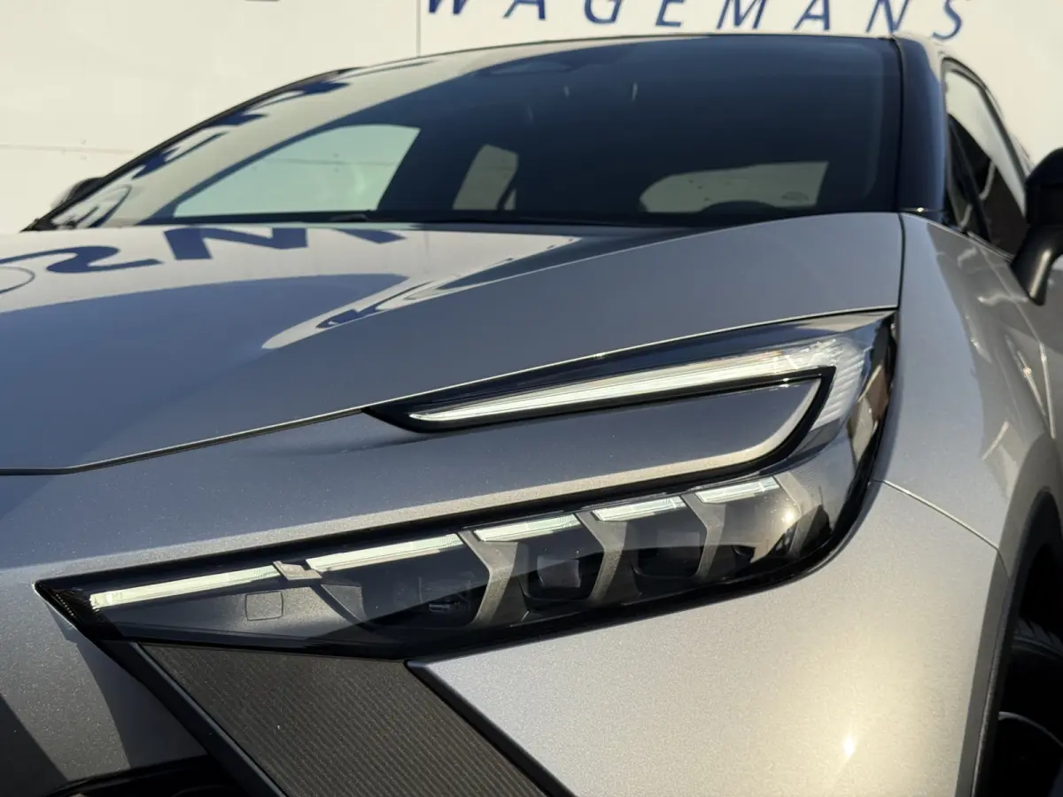 1.8 Hybrid 140 First Edition | ACC | CarPlay | Elek. Achterklep | Camera | 18 inch