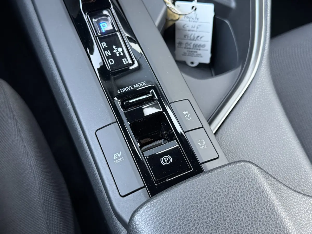 1.8 Hybrid 140 First Edition | ACC | CarPlay | Elek. Achterklep | Camera | 18 inch