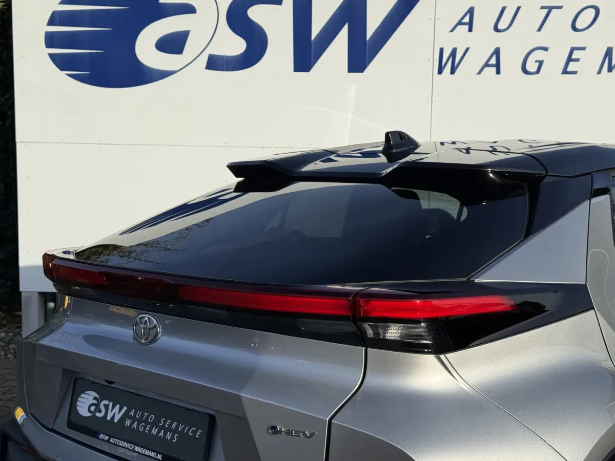 1.8 Hybrid 140 First Edition | ACC | CarPlay | Elek. Achterklep | Camera | 18 inch