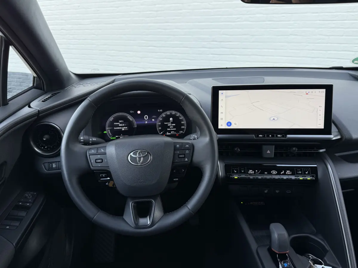 1.8 Hybrid 140 First Edition | ACC | CarPlay | Elek. Achterklep | Camera | 18 inch