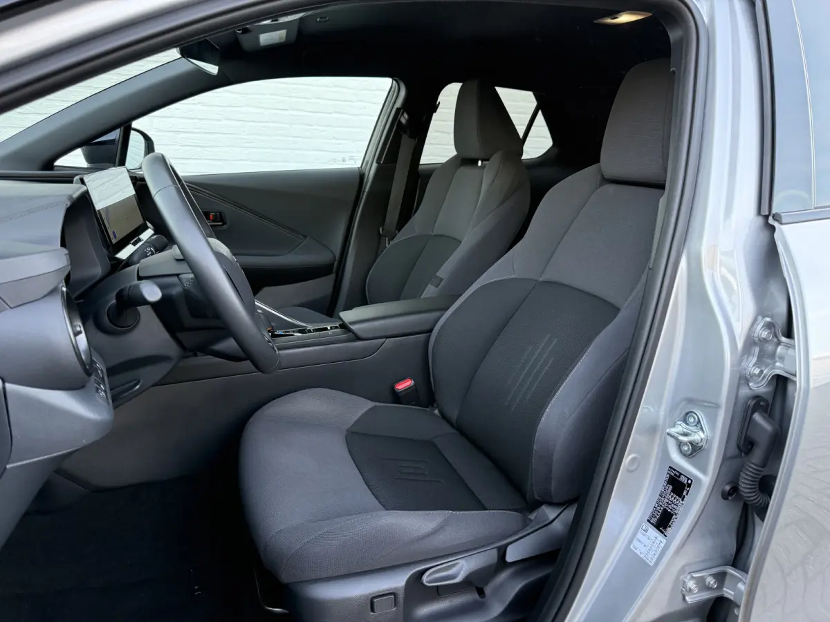 1.8 Hybrid 140 First Edition | ACC | CarPlay | Elek. Achterklep | Camera | 18 inch