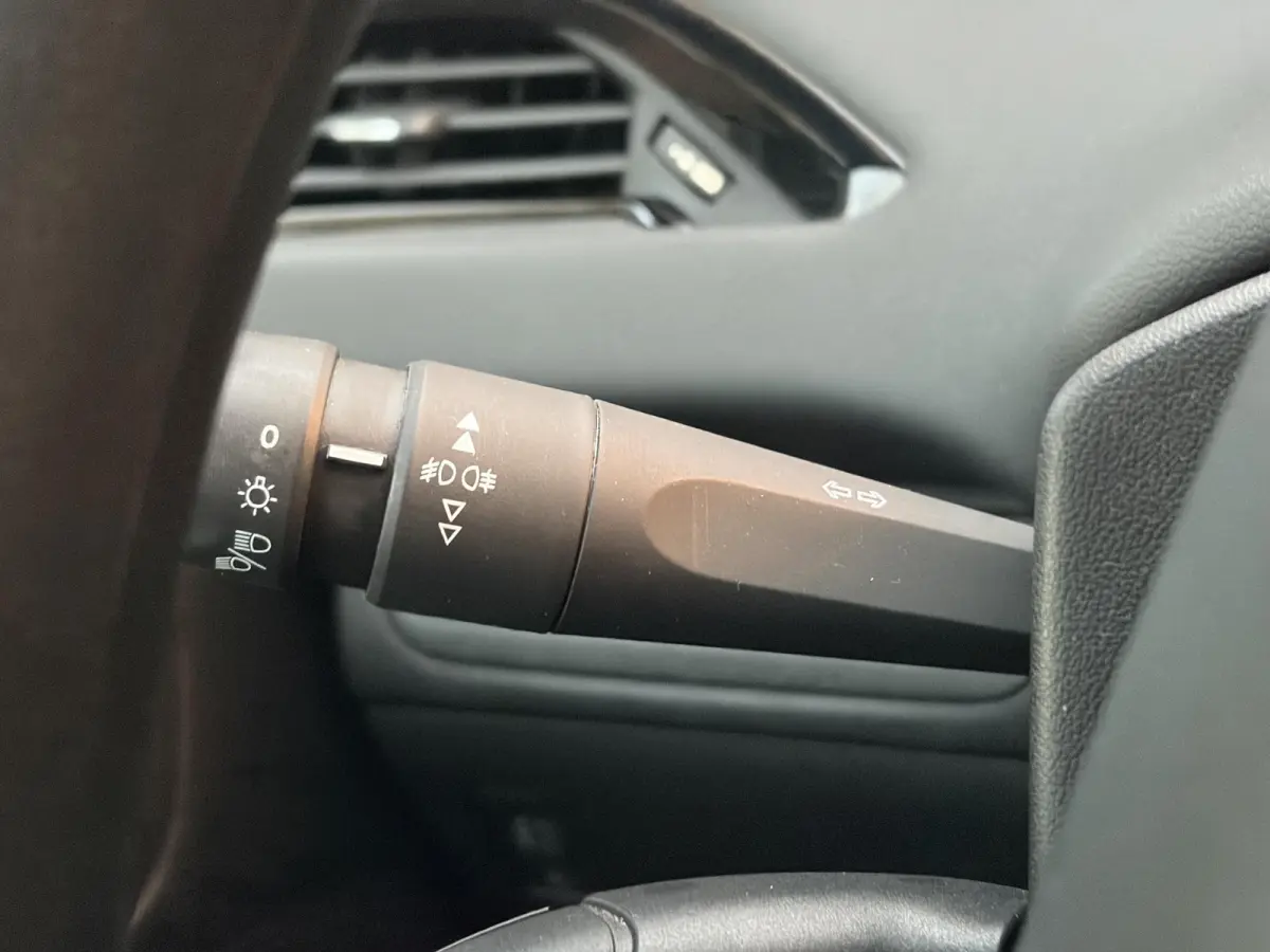 1.2 PureTech Blue Lion ✓2 Eigenaar✓Navi✓Carplay✓Trekhaak✓Airco✓Cruise✓Pdc✓N.A.P✓Weinig Km✓Apk tot 12-2027