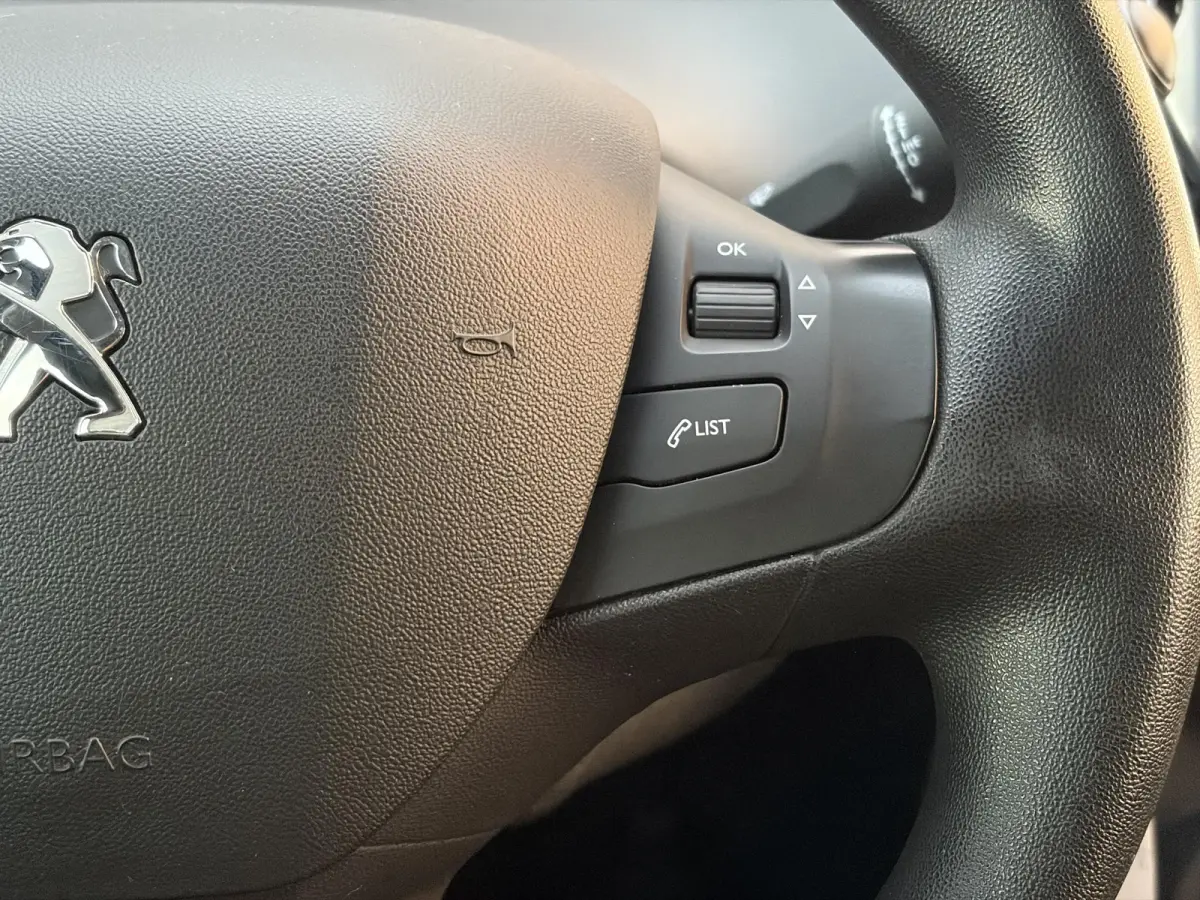 1.2 PureTech Blue Lion ✓2 Eigenaar✓Navi✓Carplay✓Trekhaak✓Airco✓Cruise✓Pdc✓N.A.P✓Weinig Km✓Apk tot 12-2027