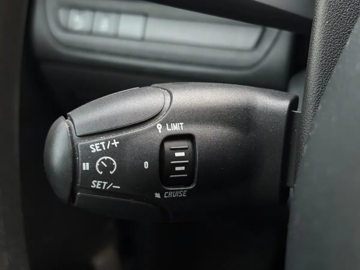 1.2 PureTech Blue Lion ✓2 Eigenaar✓Navi✓Carplay✓Trekhaak✓Airco✓Cruise✓Pdc✓N.A.P✓Weinig Km✓Apk tot 12-2027