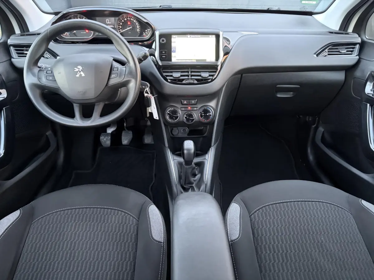 1.2 PureTech Blue Lion ✓2 Eigenaar✓Navi✓Carplay✓Trekhaak✓Airco✓Cruise✓Pdc✓N.A.P✓Weinig Km✓Apk tot 12-2027