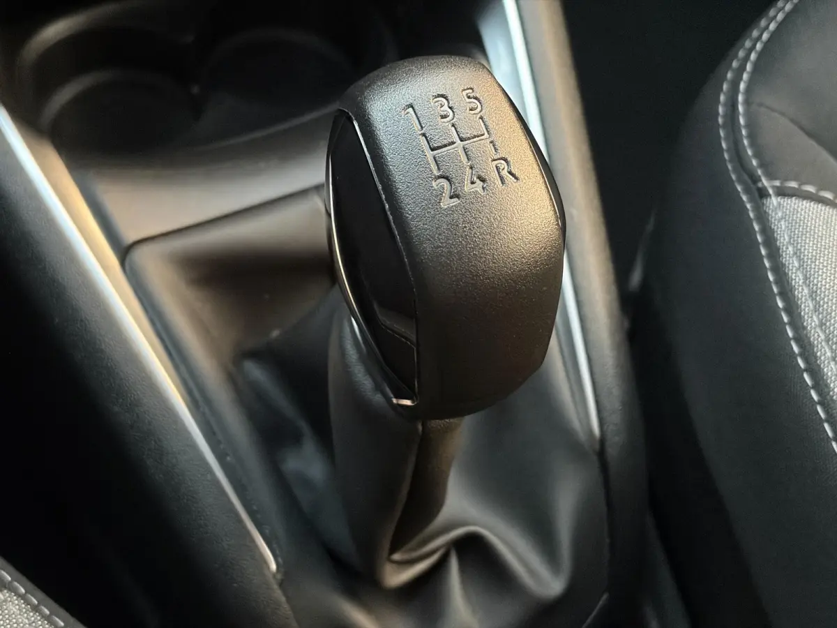 1.2 PureTech Blue Lion ✓2 Eigenaar✓Navi✓Carplay✓Trekhaak✓Airco✓Cruise✓Pdc✓N.A.P✓Weinig Km✓Apk tot 12-2027