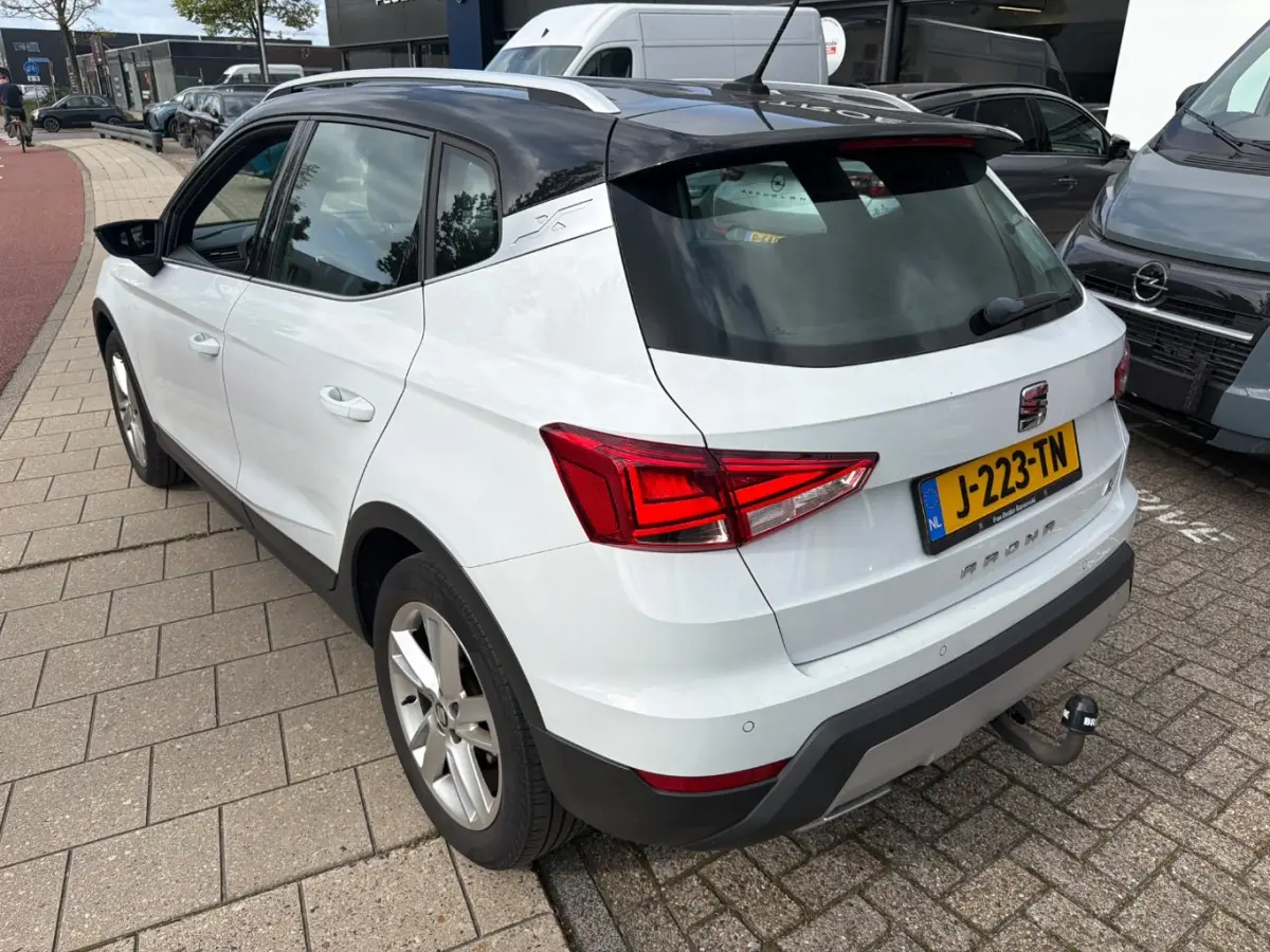 1.0 TSI 7-DSG Autom. Xcellence Business Intense l Full LED l Trekhaak l Stoelverwarming l Camera l Parkeersensoren l Navigatie l Cr Control l