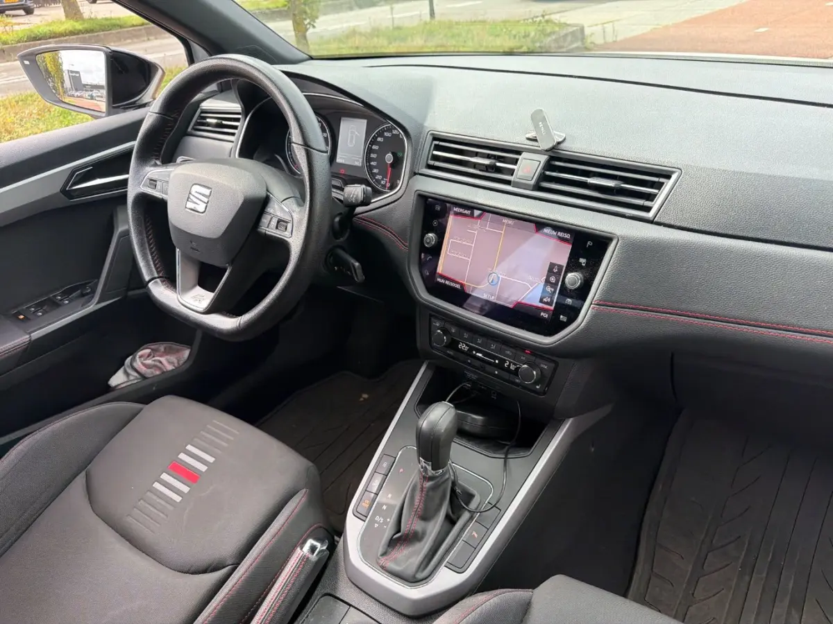 1.0 TSI 7-DSG Autom. Xcellence Business Intense l Full LED l Trekhaak l Stoelverwarming l Camera l Parkeersensoren l Navigatie l Cr Control l