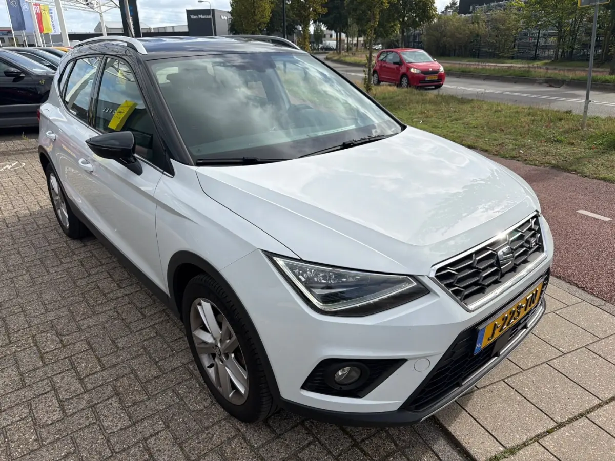 1.0 TSI 7-DSG Autom. Xcellence Business Intense l Full LED l Trekhaak l Stoelverwarming l Camera l Parkeersensoren l Navigatie l Cr Control l