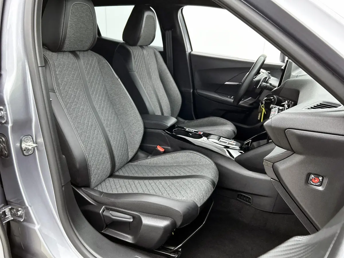SUV Allure Hybrid 145pk Automaat | Navigatie | 360° Camera | Climate Control | Adaptieve Cruise Control | Parkeersensoren v+a | Dodehoeksensor | Draadloze Apple Carplay / Android Auto | Dig