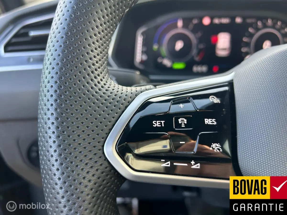 1.4 TSI eHybrid R-Line Business+ Black style