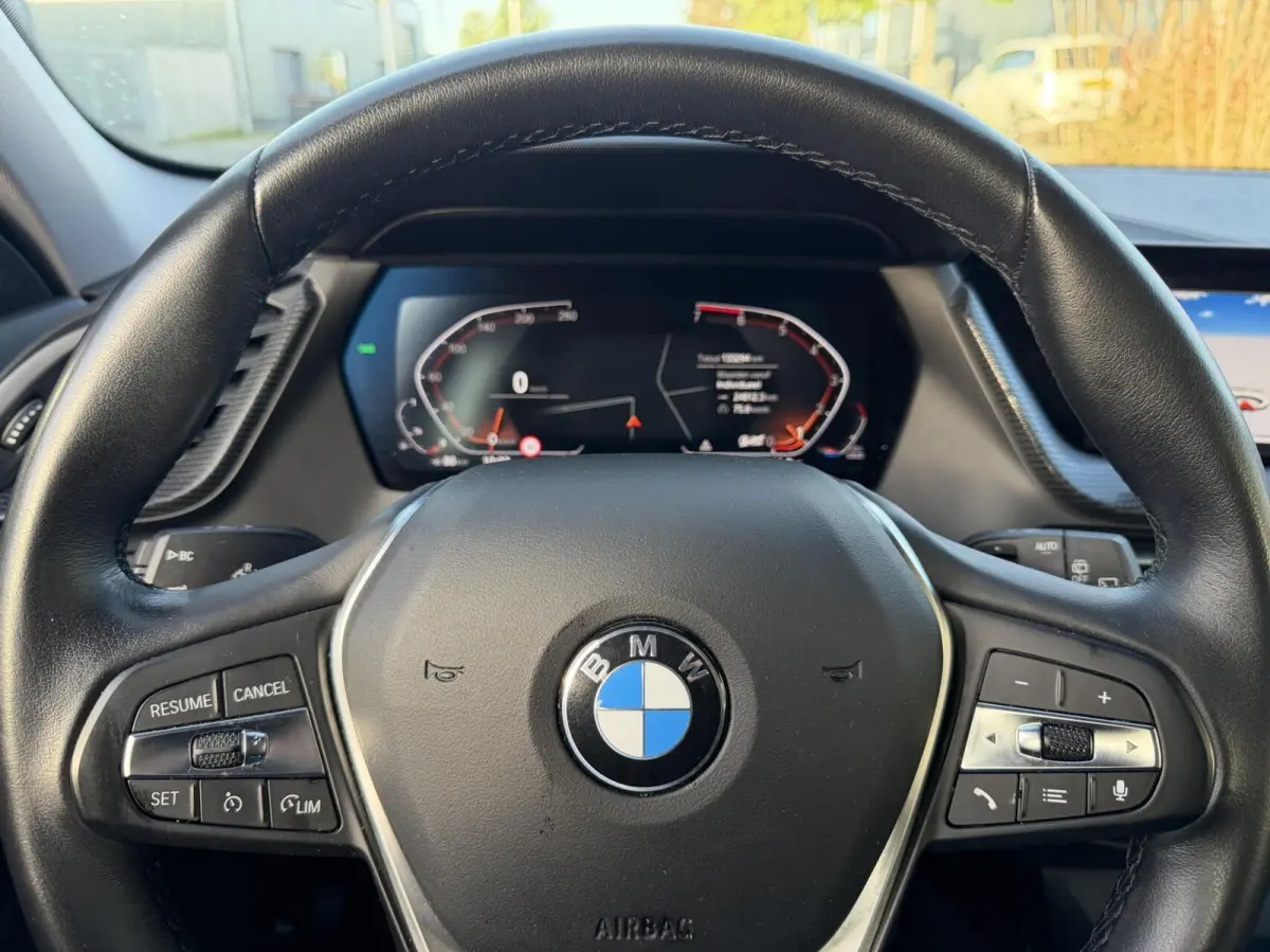 118i