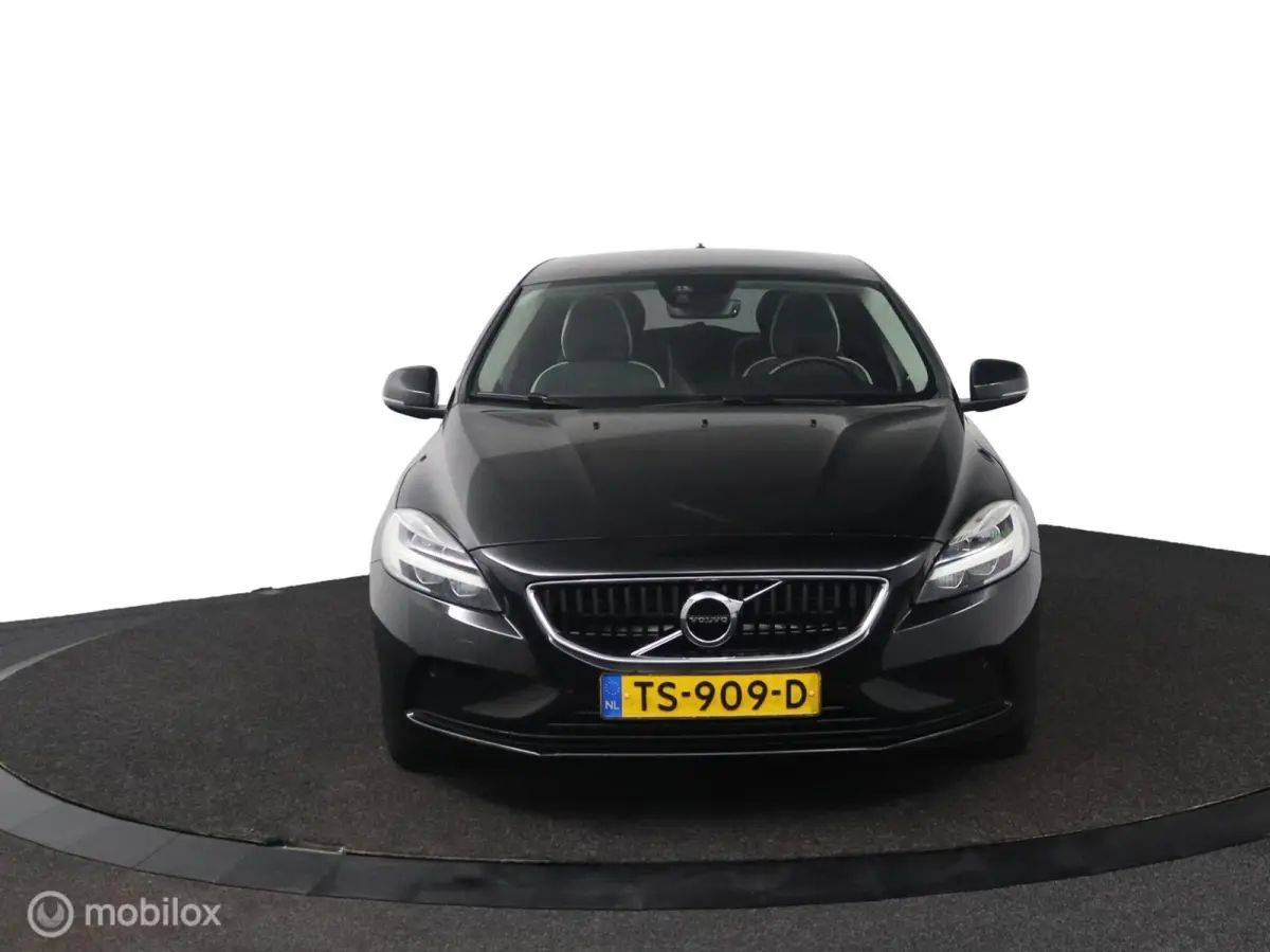 1.5 T3 Dynamic Edition | Panoramadak | Trekhaak | Stoelverwarming | Harman Kardon | Navigatie | All Season Banden | Privacy Glass
