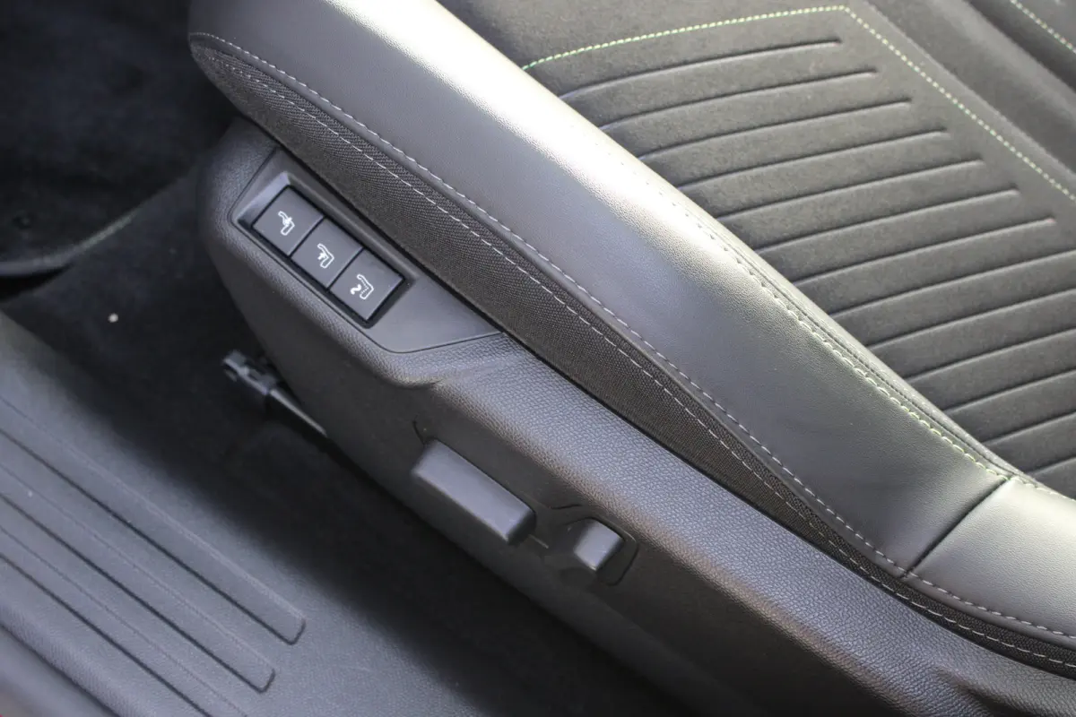 EV GT 54 kWh | Fase 3 laden | Luxe stoelen | Massage | Navigatie | Camera voor + achter | Adaptieve cruise control |
