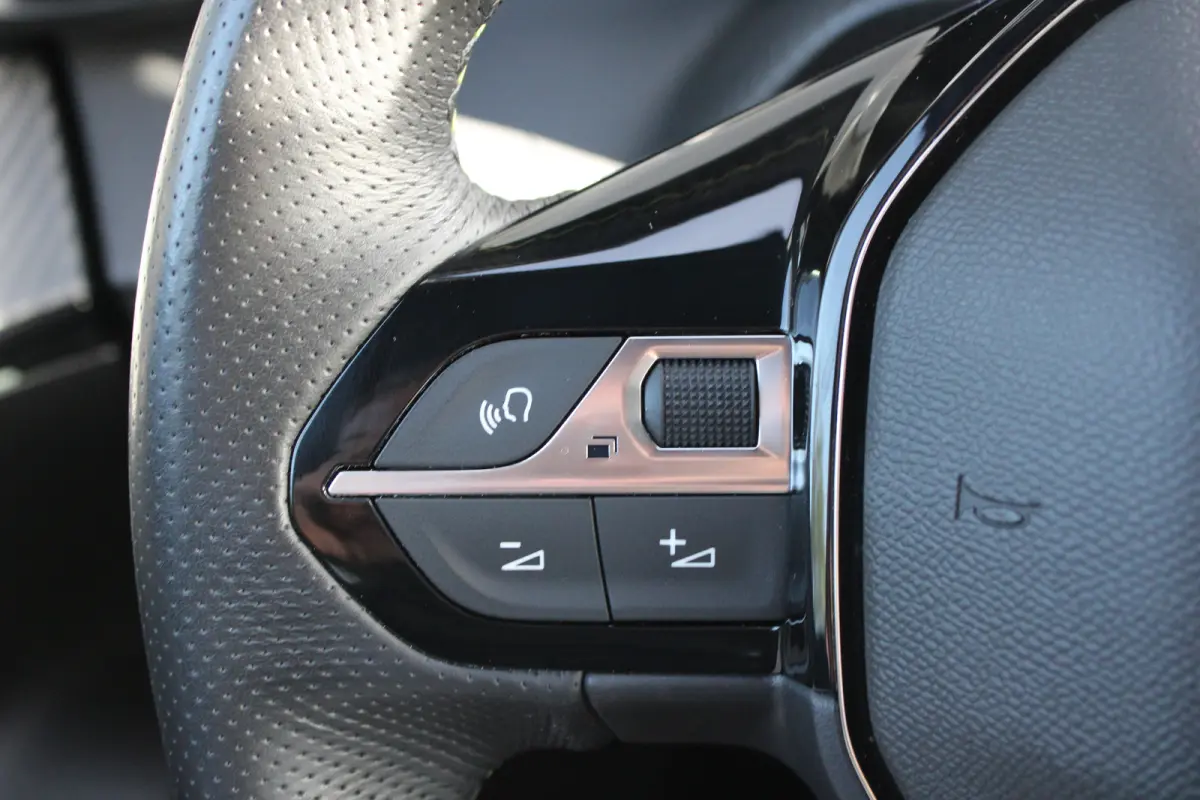 EV GT 54 kWh | Fase 3 laden | Luxe stoelen | Massage | Navigatie | Camera voor + achter | Adaptieve cruise control |