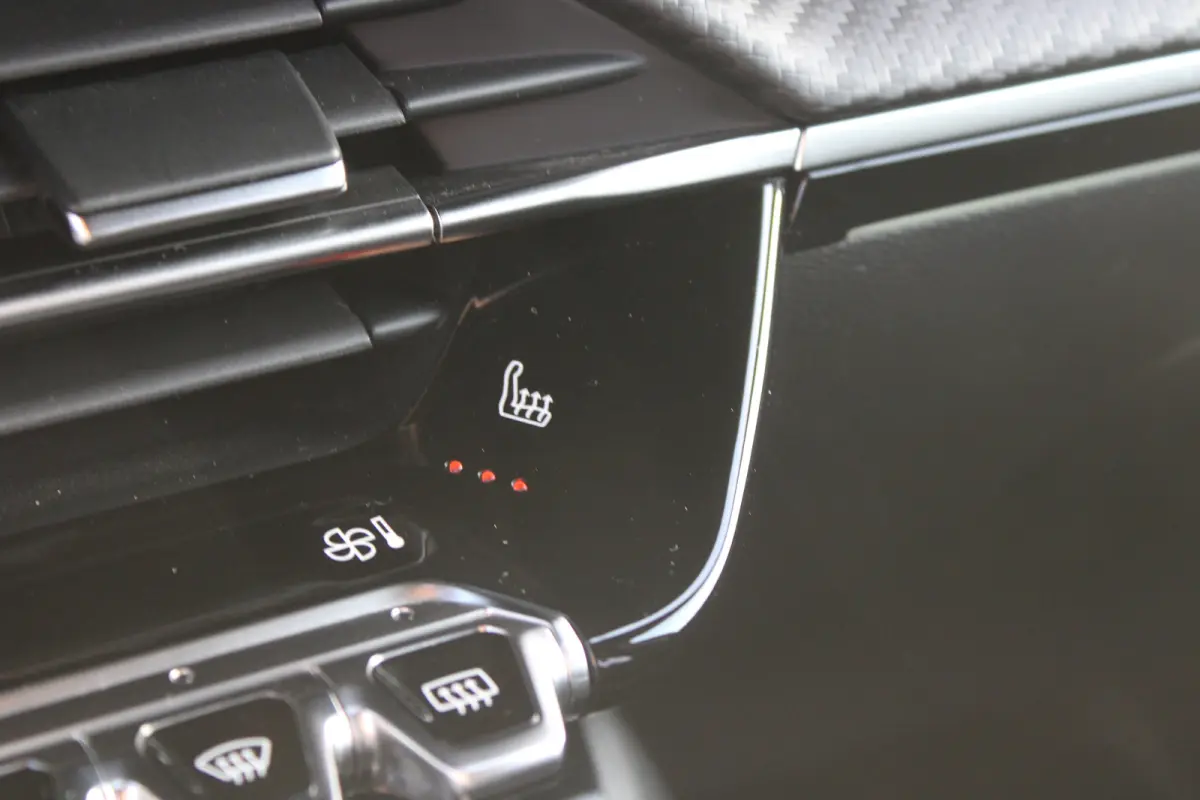 EV GT 54 kWh | Fase 3 laden | Luxe stoelen | Massage | Navigatie | Camera voor + achter | Adaptieve cruise control |