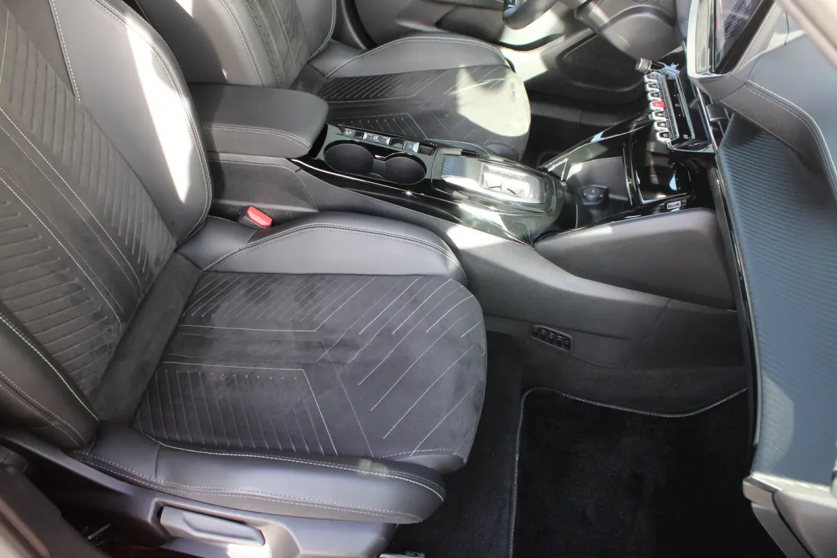 EV GT 54 kWh | Fase 3 laden | Luxe stoelen | Massage | Navigatie | Camera voor + achter | Adaptieve cruise control |