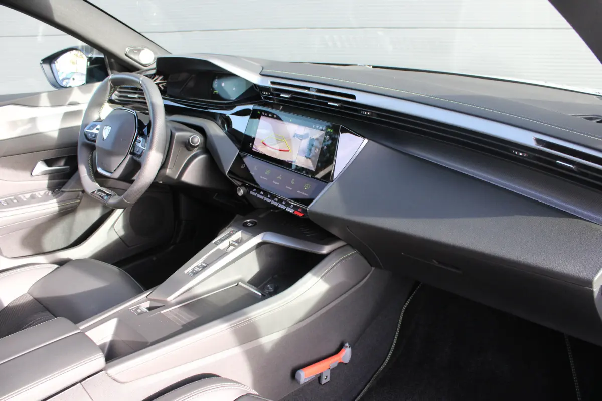 1.2 Hybrid 145 e-DCS6 GT | Panorama/schuifdak | Luxe stoelen | Focal | Trekhaak | Nieuw model | 5.000km |