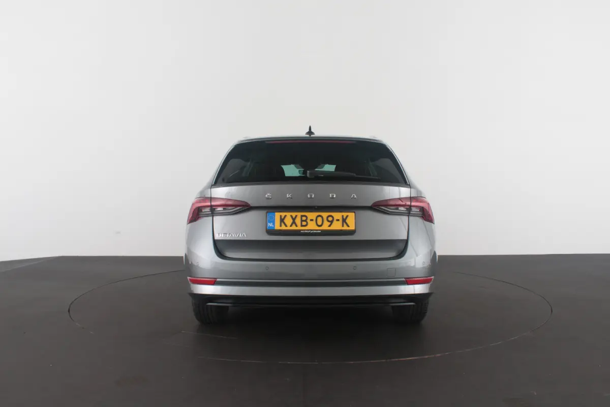 1.0 TSI Business Edition > Trekhaak/Camera/Stoelverwarming/Graphite Grey Metallic
