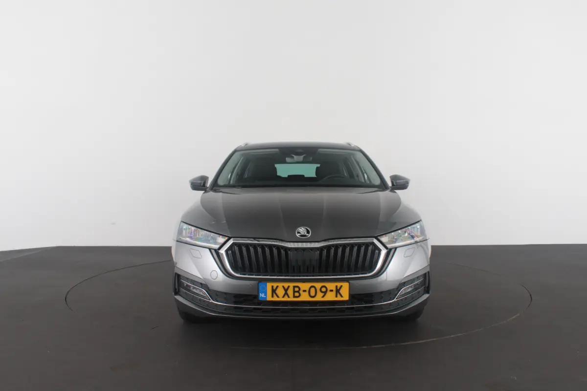 1.0 TSI Business Edition > Trekhaak/Camera/Stoelverwarming/Graphite Grey Metallic