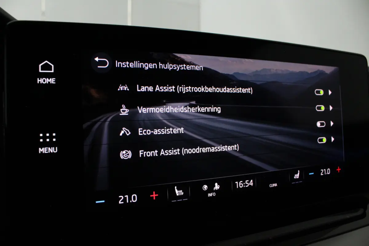 1.0 TSI Business Edition > Trekhaak/Camera/Stoelverwarming/Graphite Grey Metallic