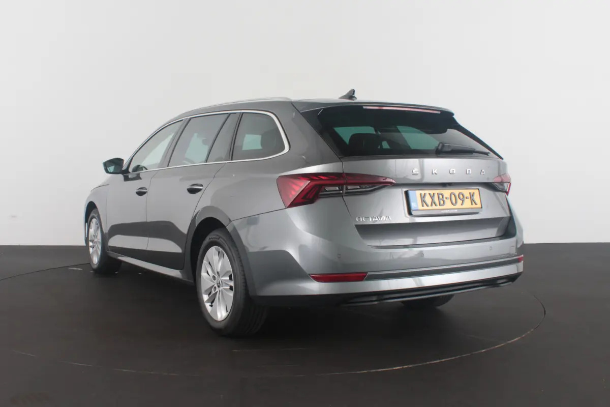 1.0 TSI Business Edition > Trekhaak/Camera/Stoelverwarming/Graphite Grey Metallic