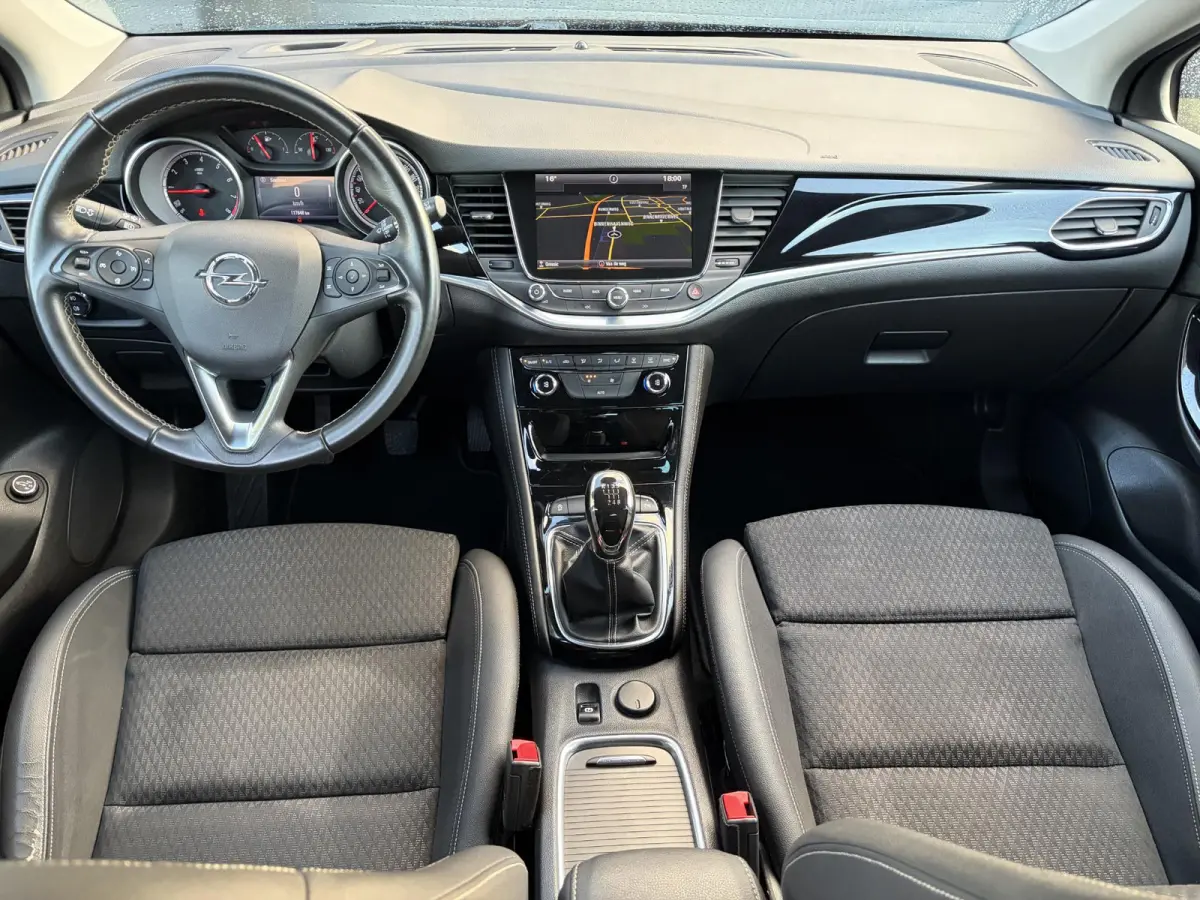 1.4 Innovation ✓Trekhaak✓Camera✓Carplay✓Navi✓Recent beurt gehad✓150pk✓Keyless✓Halfleder✓6 Bak✓Rijstrooksensor✓Dodehoeksensor✓Pdc V+A✓Lm velgen✓Clima✓Cruise✓N.