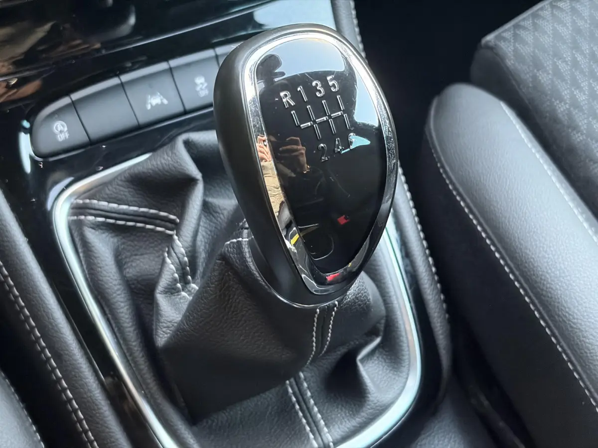 1.4 Innovation ✓Trekhaak✓Camera✓Carplay✓Navi✓Recent beurt gehad✓150pk✓Keyless✓Halfleder✓6 Bak✓Rijstrooksensor✓Dodehoeksensor✓Pdc V+A✓Lm velgen✓Clima✓Cruise✓N.