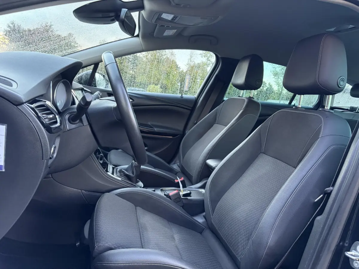 1.4 Innovation ✓Trekhaak✓Camera✓Carplay✓Navi✓Recent beurt gehad✓150pk✓Keyless✓Halfleder✓6 Bak✓Rijstrooksensor✓Dodehoeksensor✓Pdc V+A✓Lm velgen✓Clima✓Cruise✓N.