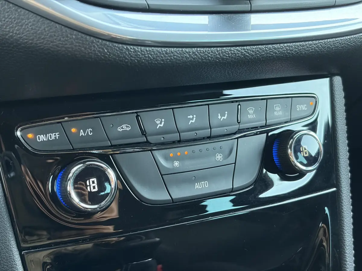 1.4 Innovation ✓Trekhaak✓Camera✓Carplay✓Navi✓Recent beurt gehad✓150pk✓Keyless✓Halfleder✓6 Bak✓Rijstrooksensor✓Dodehoeksensor✓Pdc V+A✓Lm velgen✓Clima✓Cruise✓N.