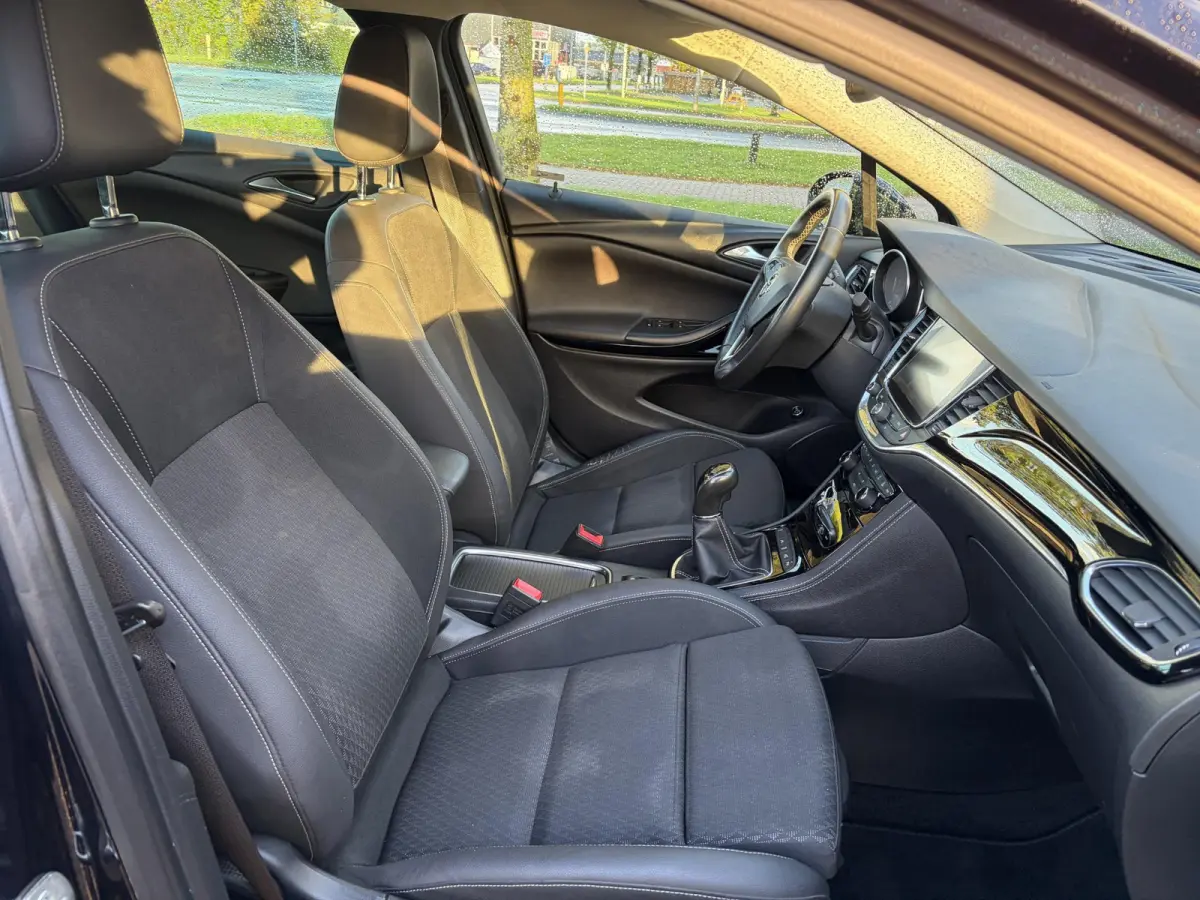 1.4 Innovation ✓Trekhaak✓Camera✓Carplay✓Navi✓Recent beurt gehad✓150pk✓Keyless✓Halfleder✓6 Bak✓Rijstrooksensor✓Dodehoeksensor✓Pdc V+A✓Lm velgen✓Clima✓Cruise✓N.