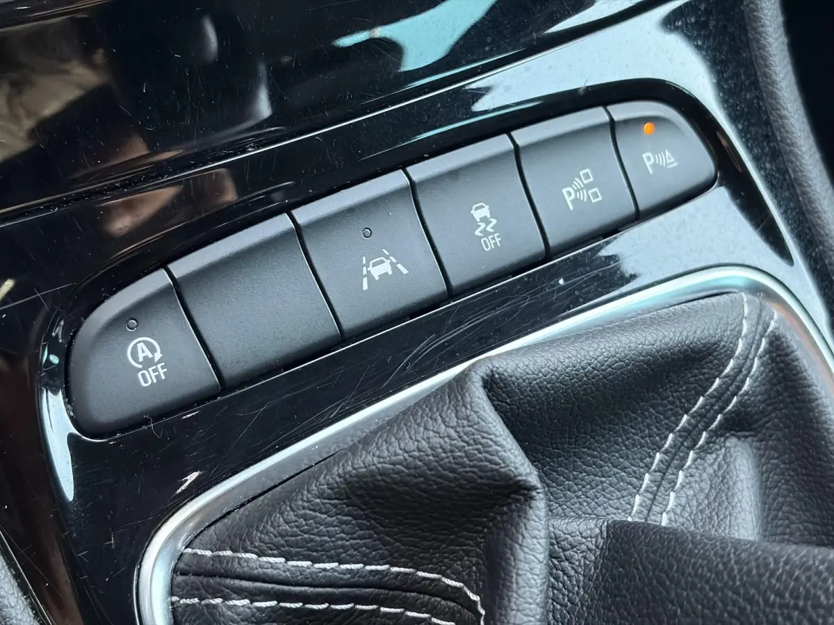 1.4 Innovation ✓Trekhaak✓Camera✓Carplay✓Navi✓Recent beurt gehad✓150pk✓Keyless✓Halfleder✓6 Bak✓Rijstrooksensor✓Dodehoeksensor✓Pdc V+A✓Lm velgen✓Clima✓Cruise✓N.