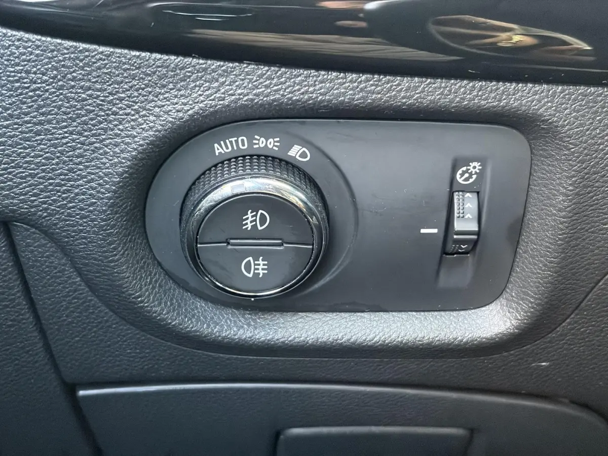 1.4 Innovation ✓Trekhaak✓Camera✓Carplay✓Navi✓Recent beurt gehad✓150pk✓Keyless✓Halfleder✓6 Bak✓Rijstrooksensor✓Dodehoeksensor✓Pdc V+A✓Lm velgen✓Clima✓Cruise✓N.