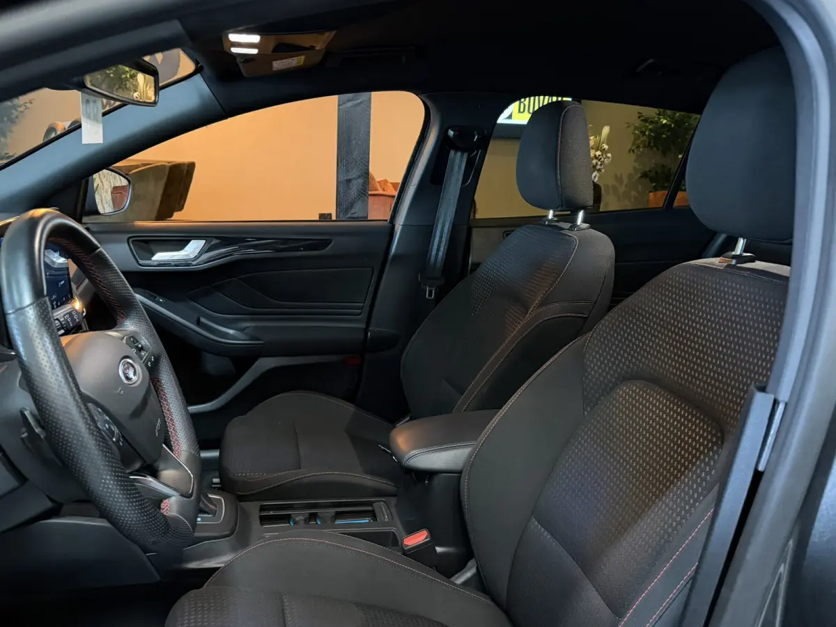 1.0 EcoBoost Mild-Hybrid ST-Line Garantie|StuurVW|StoelVW|CarPlay|Navi|LED|PDC|Rijklaar