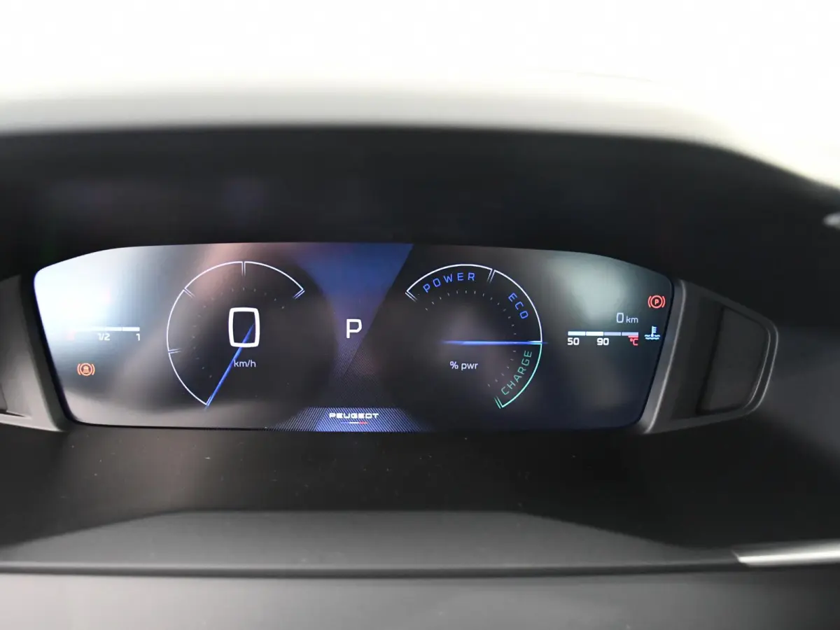 1.2 Hybrid 110 Allure Leverbaar per januari 2027