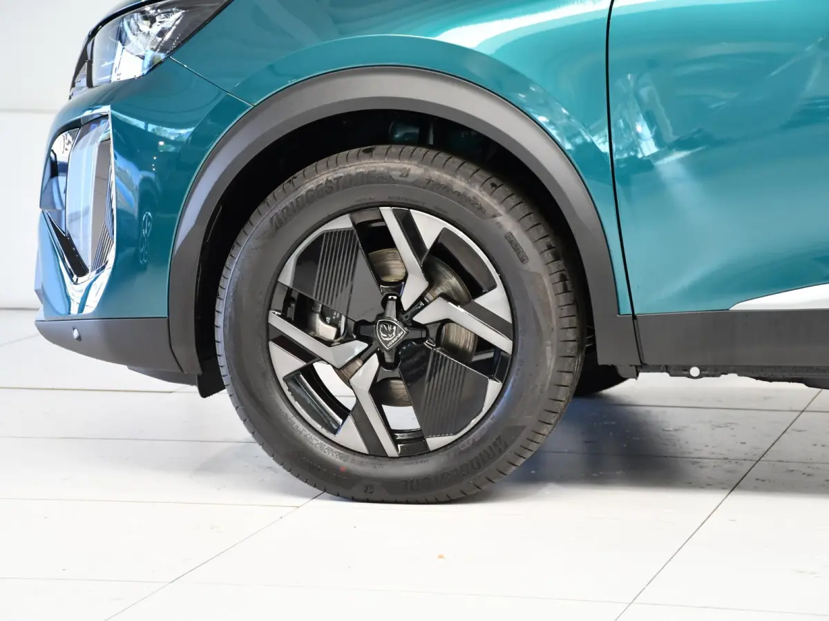 1.2 Hybrid 110 Allure Leverbaar per januari 2027