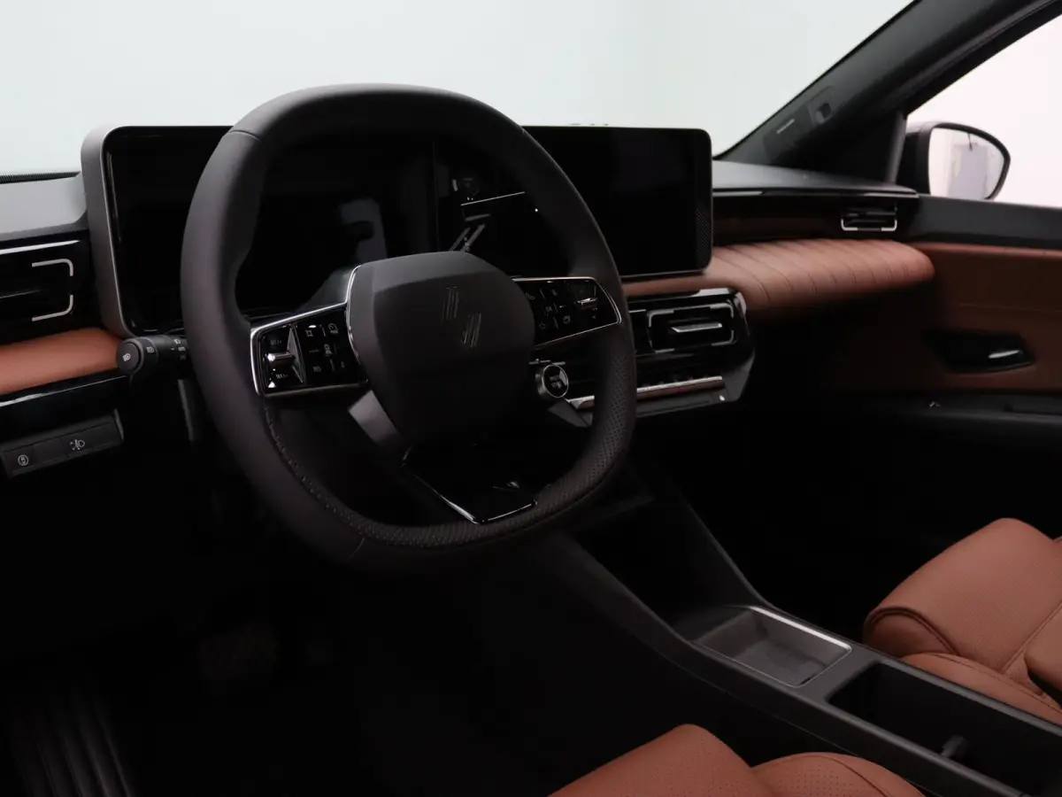"Signature Stam" comfort range iconic cinq 52 kWh Leder Paris Cognac | openR-link infotainmentsysteem met Google-integratie/ V2G